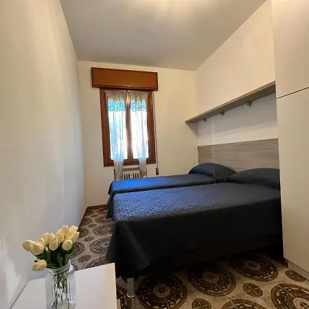 All'ombra Del Carmine Apartment *