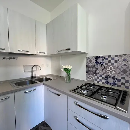 All'ombra Del Carmine Apartment *